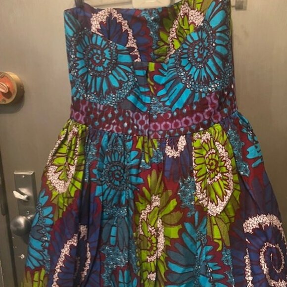 Sika Strapless Fit & Flare Dress - Floral Ghanian Print - Picture 15 of 16